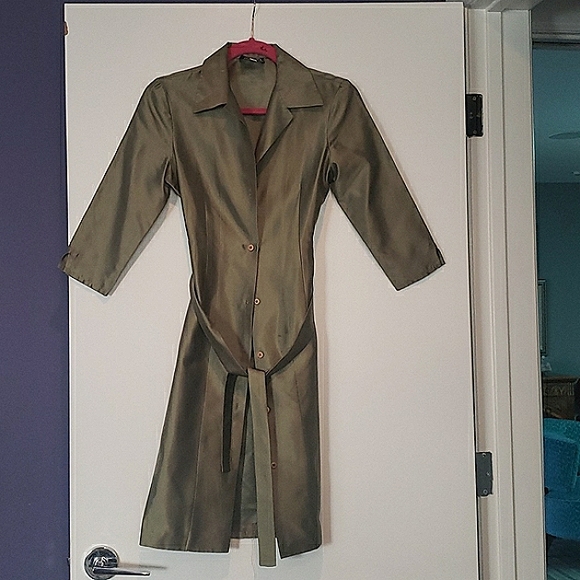 Cynthia Rowley Jackets & Blazers - Cynthia Rowley size 2 green satin lightweight coat